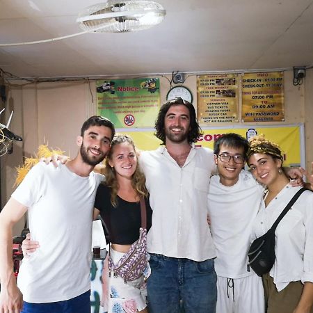 Real Vang Vieng Backpacker Hostel Eksteriør bilde