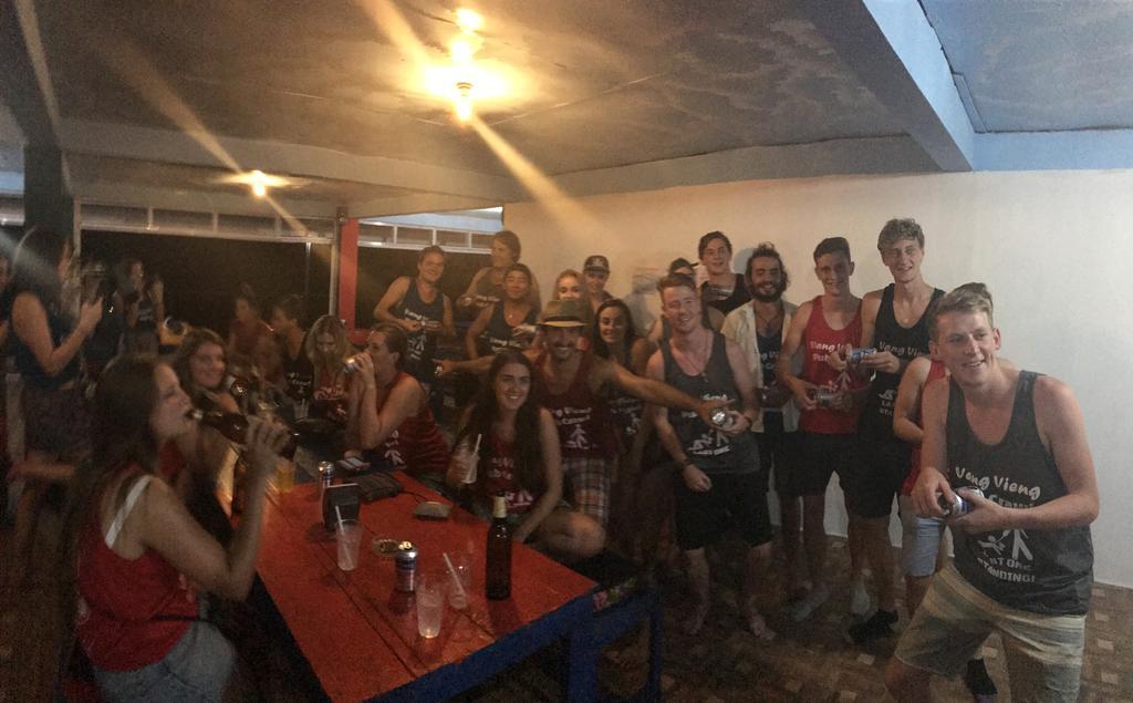 Real Vang Vieng Backpacker Hostel Eksteriør bilde