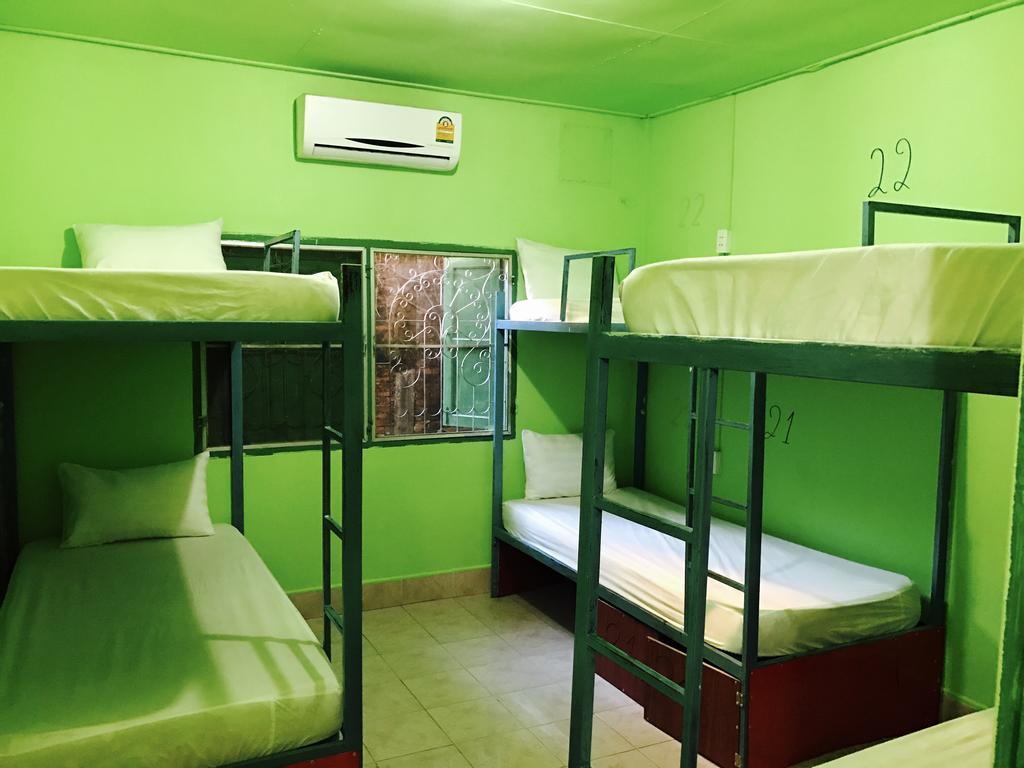 Real Vang Vieng Backpacker Hostel Eksteriør bilde