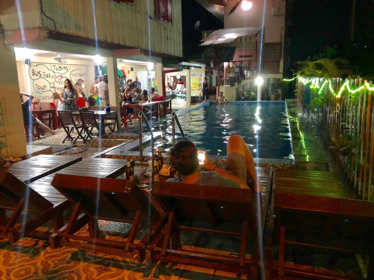 Real Vang Vieng Backpacker Hostel Eksteriør bilde