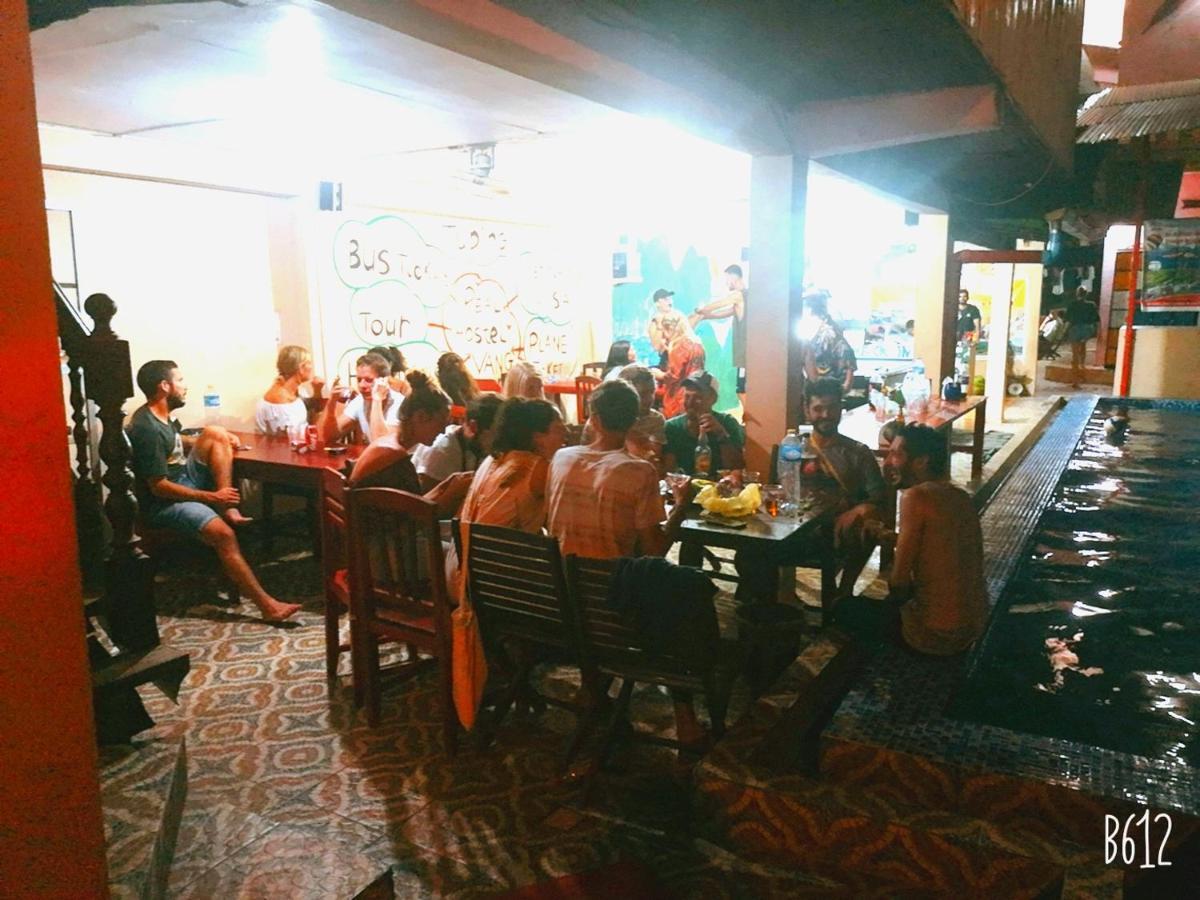 Real Vang Vieng Backpacker Hostel Eksteriør bilde